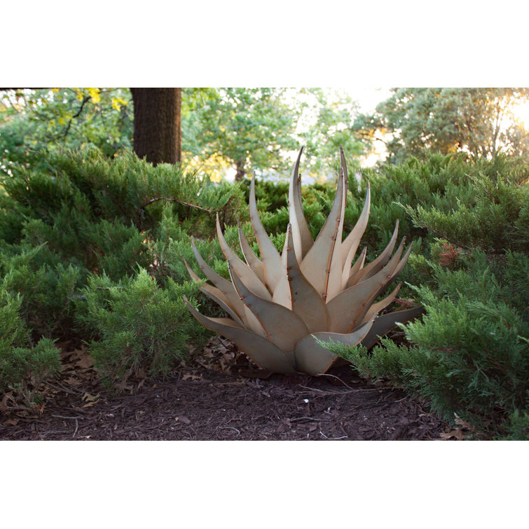 Desert Steel Sharkskin Agave Plants & Flowers Metal Garden Statue